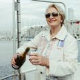 Fredag fyldte Karin Salling 80. I den forbindelse fik hun en gave af Aarhus. Foto: Foto: Rikke Kjær Poulsen
