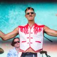Tobias Rahim, der her ses optræde på musikfestivalen AiaSound på Amager, kommer i starten af juni 2023 til Aarhus og Northside.