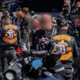 Medlemmer af klubben Bandidos på Rådhuspladsen i København luftede i maj 2024 deres rygmærker, inden klubben blev forbudt. (Arkivfoto). - Foto: Emil Nicolai Helms/Ritzau Scanpix