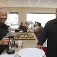 På opfordring af personalet i Café Curry And Chilli bringer vi her et billede af ejer Ryan Buch - uden strikkehue og gangsterlook. Det andet billede af Ryan i en renoveringsklar bagerbutik er ellers blevet bragt ofte her i FavrskovPosten, men nu kommer der er nyt billede. Kian Johansen