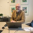 Henrik Josva Schou har fundet sig til rette på sit nye kontor på Sabro-Korsvejskolen. Foto: Kim Skovrup Andersen