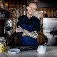 René Mammen bor i Skanderborg sammen med sin kone og parrets tre børn. Parret driver til dagligt Michelin-restauranten Substans på Aarhus Ø. Foto: Joachim Ladefoged