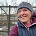 Birgitte Dahl Jeppesen bliver historisk, når hun på tirsdag 20. februar bliver Anholts første medlem af kommunalbestyrelsen i Norddjurs Kommune. Hun har boet på Kattegatøen i otte år, men er født og opvokset i Grenaa. I flere år drev hun desuden psykologklinik i Kolding. I dag har hun igen sin egen klinik i Grenaa. Ved kommunalvalget i 2021 fik Birgitte Dahl Jeppesen 51 personlge stemmer, hvilket gjorde hende til suppleant for SF i kommunalbestyrelsen. Privatfoto