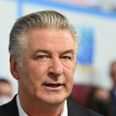 En skudepisode som denne sker »én ud af en billion gange,« siger Alec Baldwin i videoen. Arkivfoto: Angela Weiss/AFP