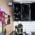 Tre ældre kvinder mistede livet i en kraftig brand på Plejecenter Farsøhthus i Allingåbro i august 2018. Siden er alle kommunens plejeboliger blevet gennemgået, og nu begynder arbejdet med at udbedre fejl. Foto: Bo Amstrup