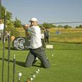 Karsten Maas og viser, hvad han kan på golfbanen til Golfens Dag. Pressefoto