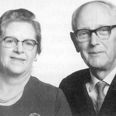 Graver Laurits Larsen og hustruen Ingeborg. 24. december 2017 er det 50 år siden, at Hyllested Kirkes afholdte graver afgik ved døden, mens han var i færd med at ringe ind til julegudstjeneste