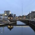 På lørdag 13. juli kan man se 'Dødens Gab' udenfor Det Lille Hus På Havnen. Det ligger på Flemming Bamse Jørgensens Plads tæt på Østbanetorvet.