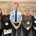 Politidirektør Frits Kjeldsen takkede (fra venstre) Emma Lassen, Iris Lind Runarsdottir, Sara Irena Lyngholm Krüger og Lone Busk Hansen for deres flotte indsats.