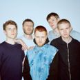 Rapper Sebastian Bang Monti lægger navn til gruppen, der desuden består af guitarist Martin Frederik Ilsø Christensen, bassist Adam Eske Munch Raahauge, trommeslager Karl-Emil Øgendahl Roldborg og keyboardspiller Jesper Trøiborg Laursen. Pressefoto