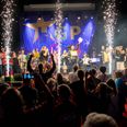 Det blev bandet Sækken med Hiphoppere, der med sangen 'Vi holder fest' løb med sejren i HGP 2024 i Fælledhallen i Skanderborg. Foto: Per Bille