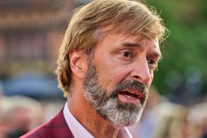 Multikunstner Martin Brygmann lader sit alter ego Todd tage styringen, når en række fagpersoner besvarer livets store og små spørgsmål i podcasten "Toddcast".