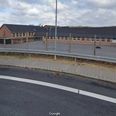Ulstrup Skole får renoveret 20 toiletter, hvorefter næsten alle skolens 48 toiletter er nyrenoverede. Foto: Google Maps