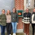 Skanderborg Kommunes Biblioteker har taget initiativ til at få hængt en hjertestarter op ved Hørning Bibliotek. Pressefoto