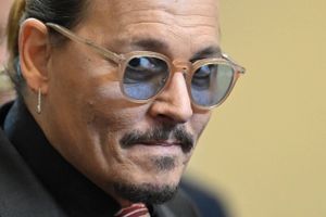 Amerikanske Johnny Depp har netop fået medhold i en retssag mod sin ekshustru. Nu kommer han til Danmark.