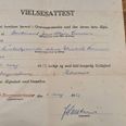 Alma Elisabeth Sørensen og Jens Mejer Sørensens vielsesattest fra borgerlig vielse af Ebeltofts borgmester i 1952. Privatfoto