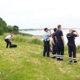 Politi, redning, båd, drone, redningshelikopter og lægehelikopter var i aktion ved Venø Bugt lørdag. Foto: Presse-fotos.dk