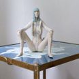 En af Lars Calmars skulpturer i ler, som kan opleves på Galerie Parnasse frem til 2. oktober. PR Foto.
