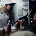 Inger Støjberg fik også smagt pølserne, da de fleste havde forladt pladsen.