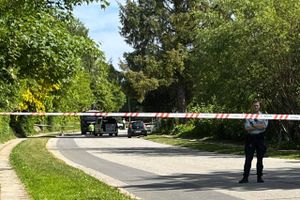 En kvindelig cyklist er i kritisk tilstand, efter hun onsdag formiddag blev ramt af en lastbil i Brabrand, oplyser Østjyllands Politi på Twitter.