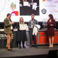 Prisen blev overrakt ved en ceremoni i Barcelona. Pressefoto