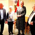 Leif Johannsen, Ulla Bøttcher Nielsen, Margit Graves Ponsaing og Kenneth Skovbjerg Blomgren ved overrækkelsen af donationen. Privatfoto