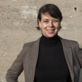 Musikforsker Anne Dvinge er idékvinden bag online netværket Low-Fi, der formidler kontakten mellem musikere og værter til stuekoncerter rundt omkring i landet.