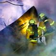 Brandvæsenet kunne ikke redde noget af bygning ved brand i det vestlige Aarhus. Foto: Øxenholt Foto