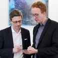 Skatteminister Karsten Lauritzen mødtes mandag morgen med Jobilants stifter, Kim Møller-Nielsen, for at høre nærmere om Jobilants app-baserede løsning til at matche arbejdsgivere med arbejdstagere i et arbejdsmarked under hastig forvandling. Foto: Grethe Bo