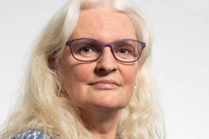 Nye Borgerliges enlige repræsentant i Syddjurs Byråd genopstiller til kommunalvalget i 2025, men for hvilket parti tygger hun fortsat på.
