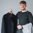 Tobias Lindhardt Iversen har åbnet sin egen shop med genbrugstøj til mænd, 'mildt genbrugsshop.'