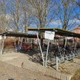 Nu skal du ud af busken, hvis du har glemt at få din cykel med hjem fra stationerne i Hadsten, Hinnerup og Hammel. Foto: Favrskov Kommune