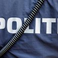 Den 36-årige blev sigtet for blufærdighedskrænkelse, for ikke at oplyse sit navn til politiet og for fornærmelig tiltale mod en polititjenestemand.
