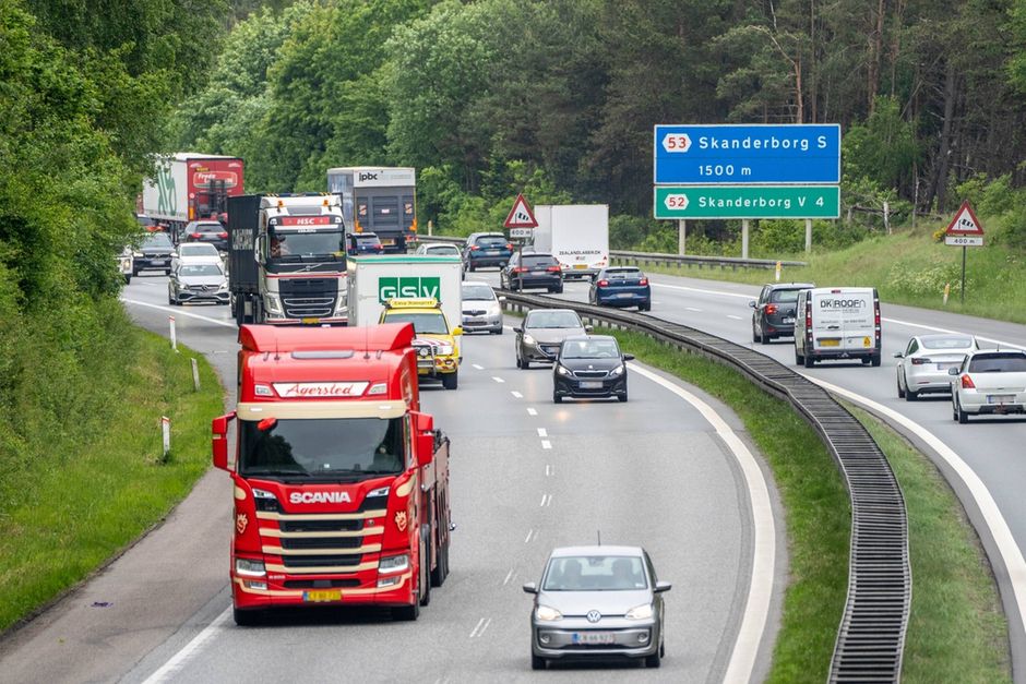 Smukfests sidste dag og dagen for sommerferiegæsters hjemrejse falder sammen og lægger pres på motorvej, forudser Vejdirektoratet.