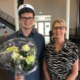 Årets første HF-student på SCU, Sebastian Trusbak, sammen med rektor Hanne Jordansen Bjerregaard. Pressefoto