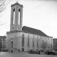 Skt. Lukas Kirke fotograferet ved Ingerslevs Boulevard i december 1939. Ukendt fotograf, Aarhus Stadsarkiv