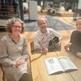 Inger Nygaard Kaad, Peter Elmelund og Signe Winther Brinkmann spiller og synger til eftermiddagssang i maj på Randers Bibliotek onsdag 28. maj om eftermiddagen. Indsendt foto