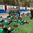 I de tropevarme omgivelser var der behov for pauser for de 23 trænende Vivild spillere. Foto: Team Vivild