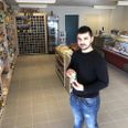 Lucian Cojocaru har flyttet sine rumænske specialiteter fra Silkeborg til Østergade 1 i Hammel. Foto: Michael Wulff