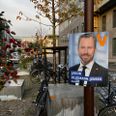 Jakob Ellemann-Jensen var blandt de politikere, hvis valgplakater torsdag morgen stadig kunne findes flere steder i byen. Foto: JP