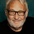 Entertaineren Niels Hausgaard kommer til Hammel for at afprøve sit nye materiale. Pressefoto