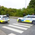 Politiet rykkede torsdag aften talstærkt ud til krydset Åby Ringvej/Edwin Rahrs Vej. Foto: presse-fotos.dk