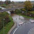 Masser af vand lægger sig netop i lavningen ved Viadukten på Aarhusvej i Hinnerup. Arkivfoto: Favrskov Kommune