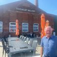 Ole Vendelbo foran det historiske Thorup Mejeri, som han købte i 1997 for 550.000 kroner. Foto: Lars Norman Thomsen