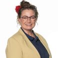 Karoline Bergkvist Søgaard, formand for Kultur-, Fritids- og Landdistriktsudvalget, modtog hvad man vel godt kan kalde en storm af henvendelser, da hun lagde et spørgsmål om skolebuskørsel ud på SoMe. Pressefoto.
