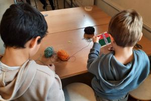 Favrskovs Billedskoler inviterede til 'vikle-workshops' for at fejre Billedkunstens Dag.
