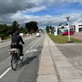 Sådan ser den midlertidige dobbeltrettede cykelsti langs Viborgvej ud. Det var lige her ved indkørslen til Netto, at Simon Potockys kone ramte en cyklist, der kom fra den anden side end cyklen på billedet. Foto: Cecilie Bisgaard