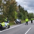En bil og en lastbil er kørt sammen på Hjulbjergvej. Foto: Presse-fotos.dk