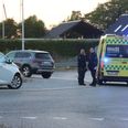 Ulykken skete tirsdag aften i Korslund Rundkørslen ved Ugelbølle-Følle. Cyklisten slap uden alvorlige skader, oplyser Østjyllands Politi. Foto: SpotFoto