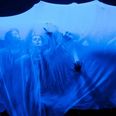 Shanghai Akademiets 2016-2017 forestilling, 'Virkelighed' blev forleden opført i teatersalen på Kulturhotellet i Rønde over tre aftener. I 2018 skal Akademiet en tur til Grønland. Foto: Shanghai Akademiet